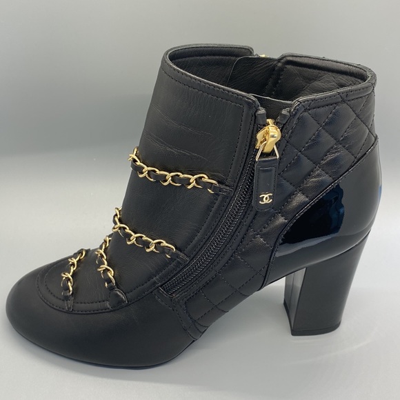 CHANEL Interlocking CC Logo Boots Authentic - Picture 9 of 16
